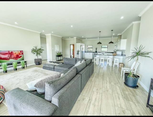 3 BEDROOM HOUSE FOR SALE IN ZINI RIVER ESTATE